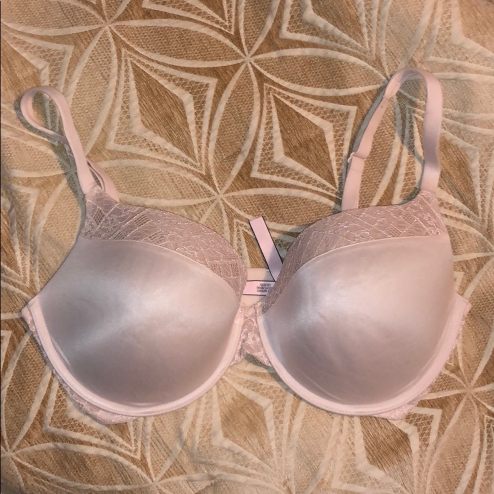 Victoria’s Secret nude bra